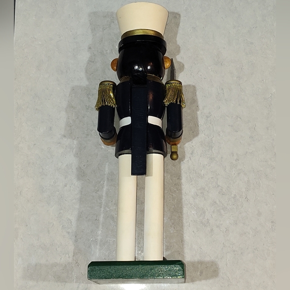 LIMITED EDITION HAND CRAFTED WOOD MILTARY SOLIDER HOLIDAY NUT CRACKER #62 of 472 - Picture 3 of 13